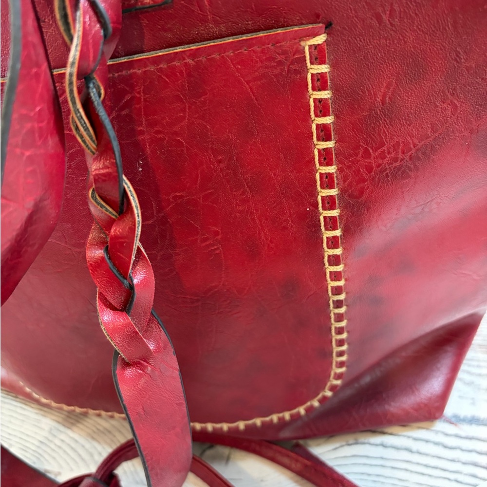 Braided-Handle Red Tote Bag - Picture 3 of 7